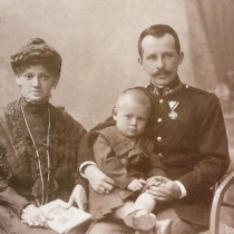Rodzice i starszy brat Edmund